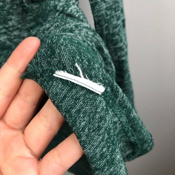 Hollister green hacci long sleeve women’s top - Picture 5 of 6